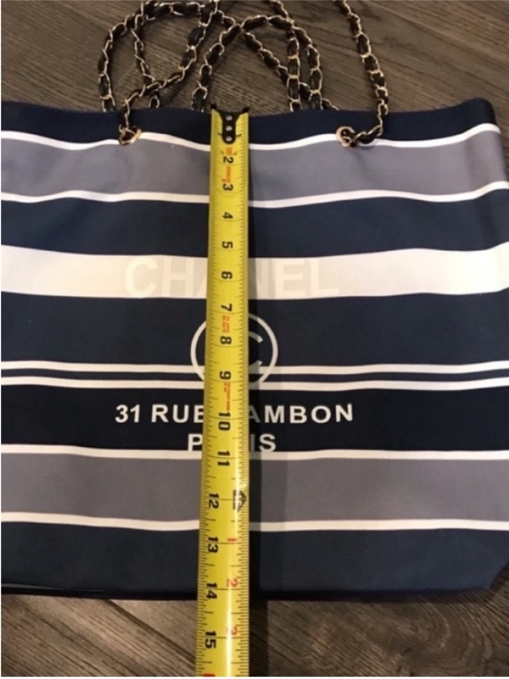 Chanel gift tote - Picture 6 of 9